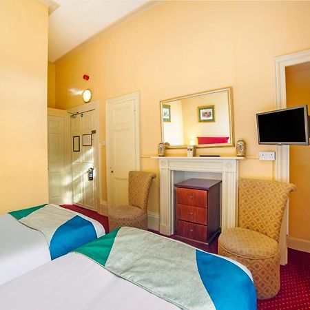 Oyo Bailbrook Lodge, Bath Extérieur photo