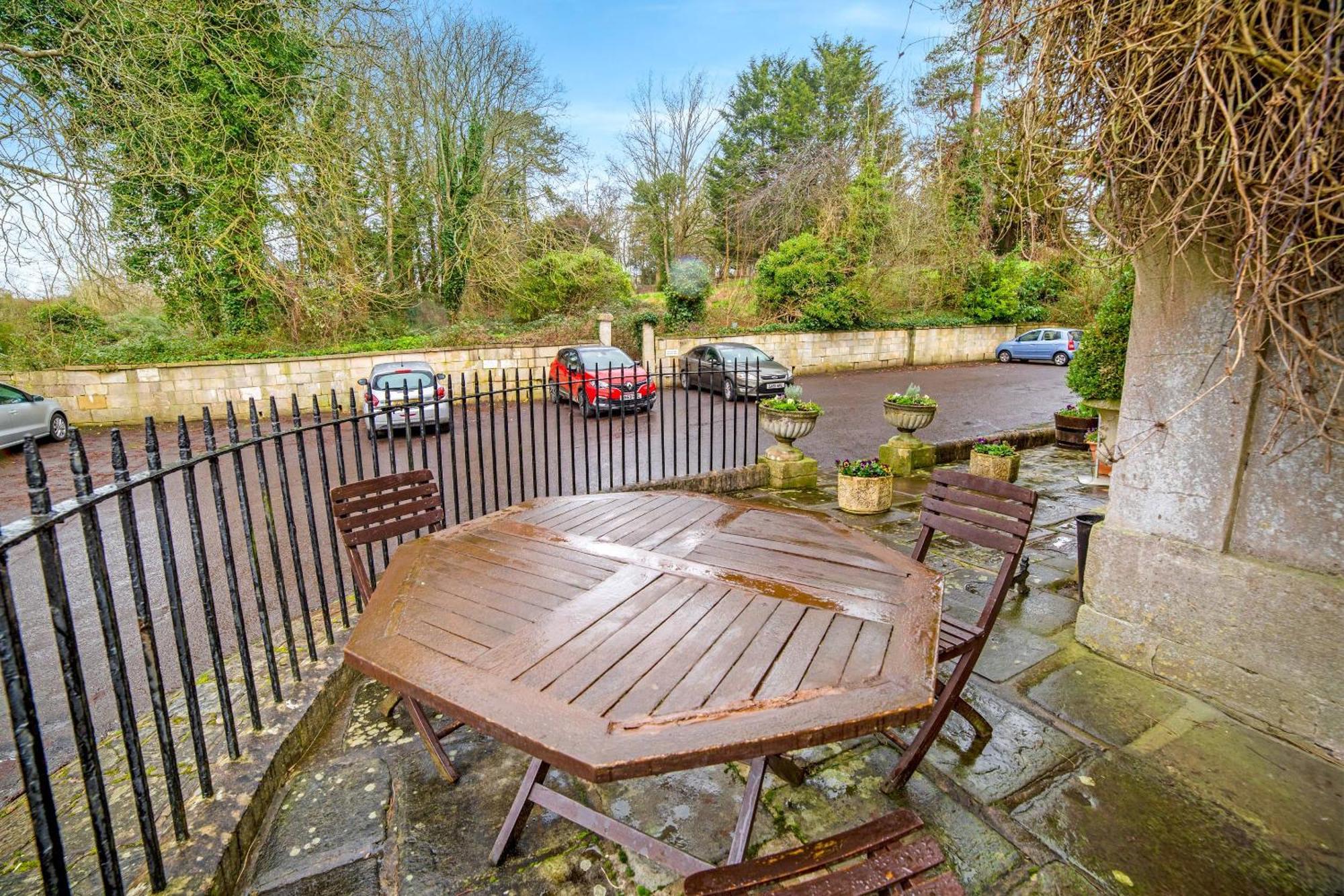 Oyo Bailbrook Lodge, Bath Extérieur photo