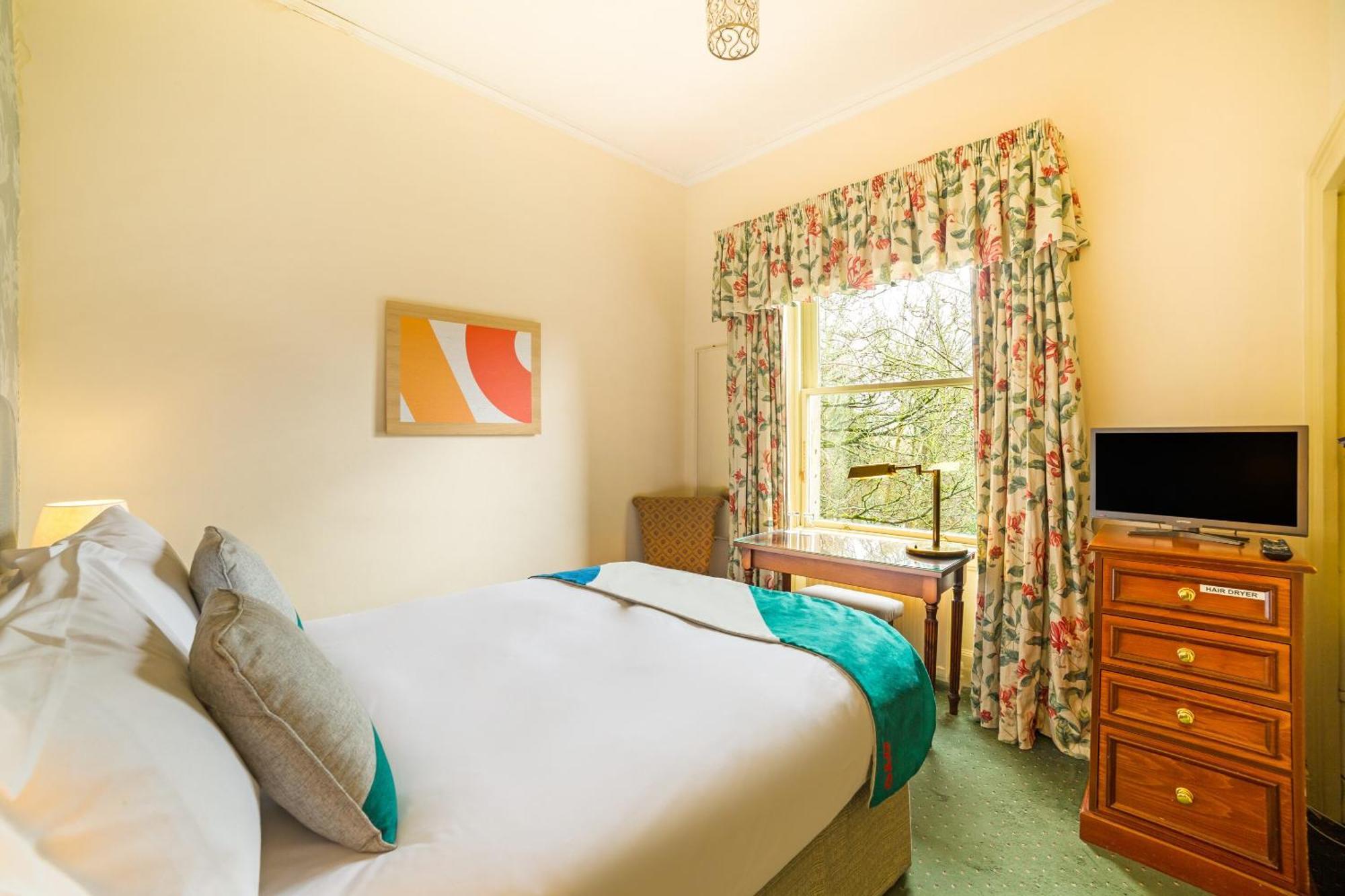 Oyo Bailbrook Lodge, Bath Extérieur photo