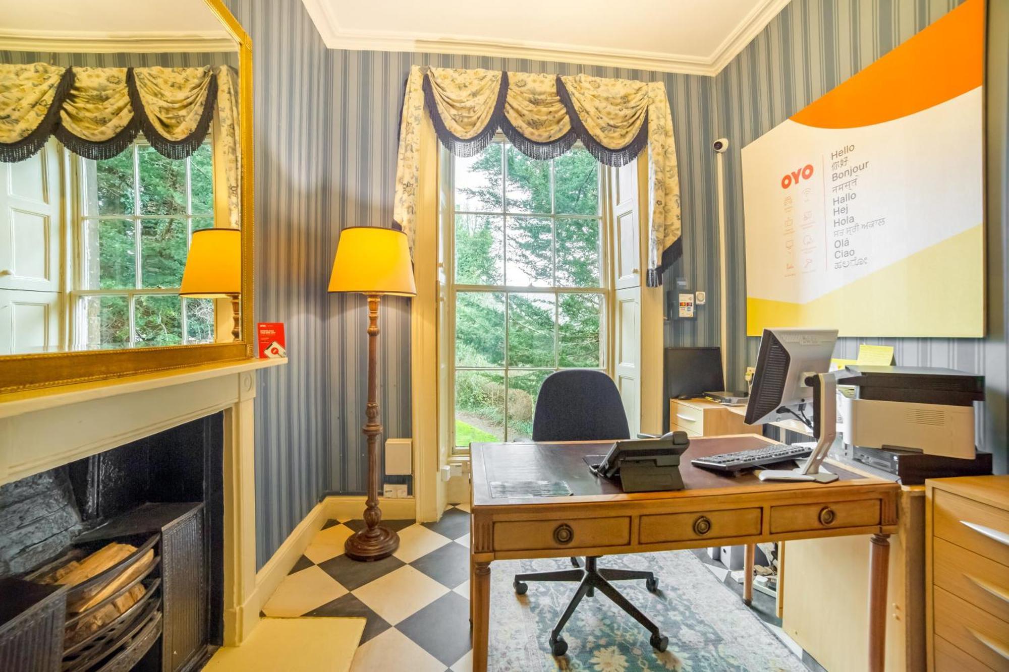 Oyo Bailbrook Lodge, Bath Extérieur photo