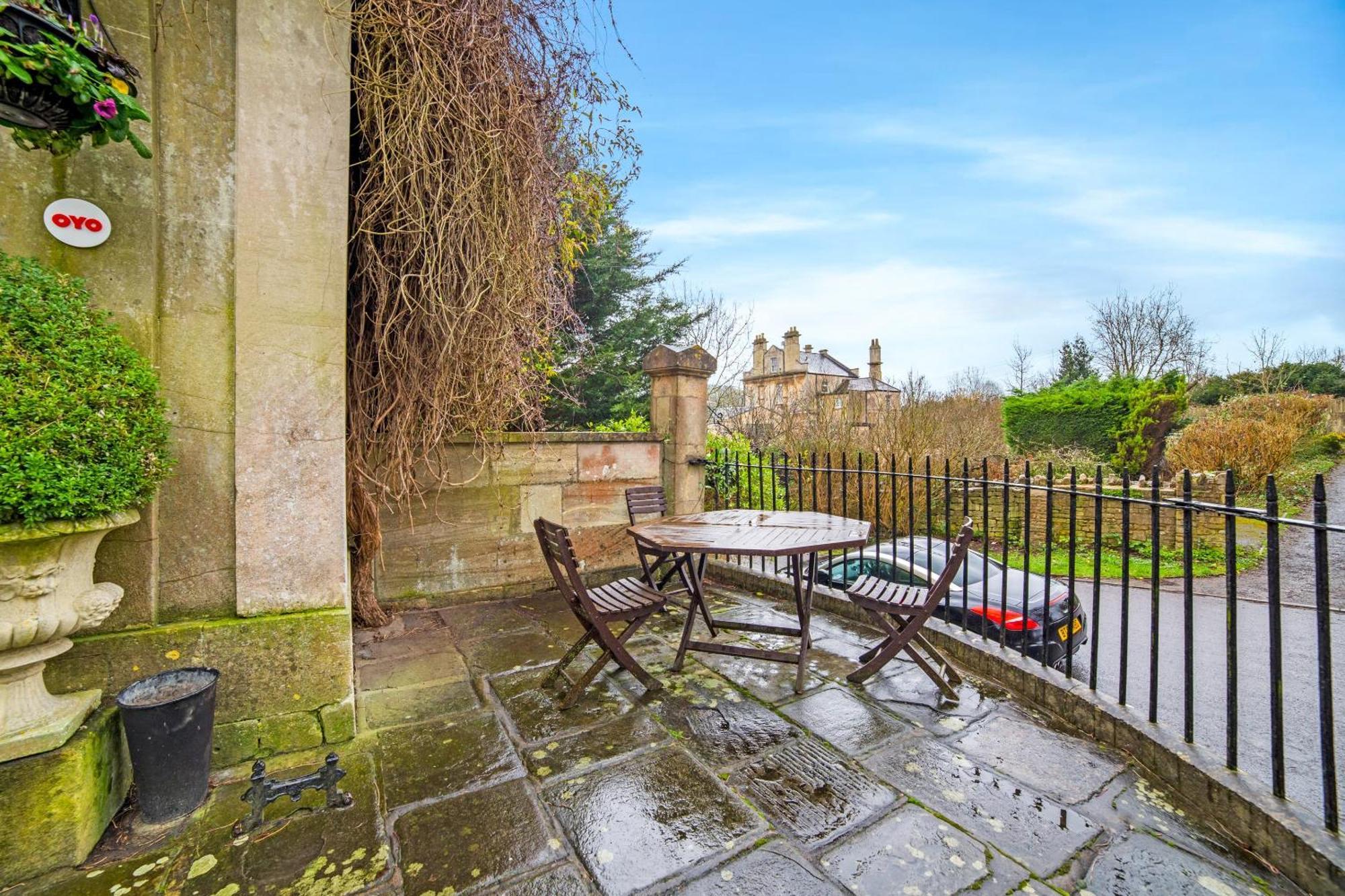 Oyo Bailbrook Lodge, Bath Extérieur photo